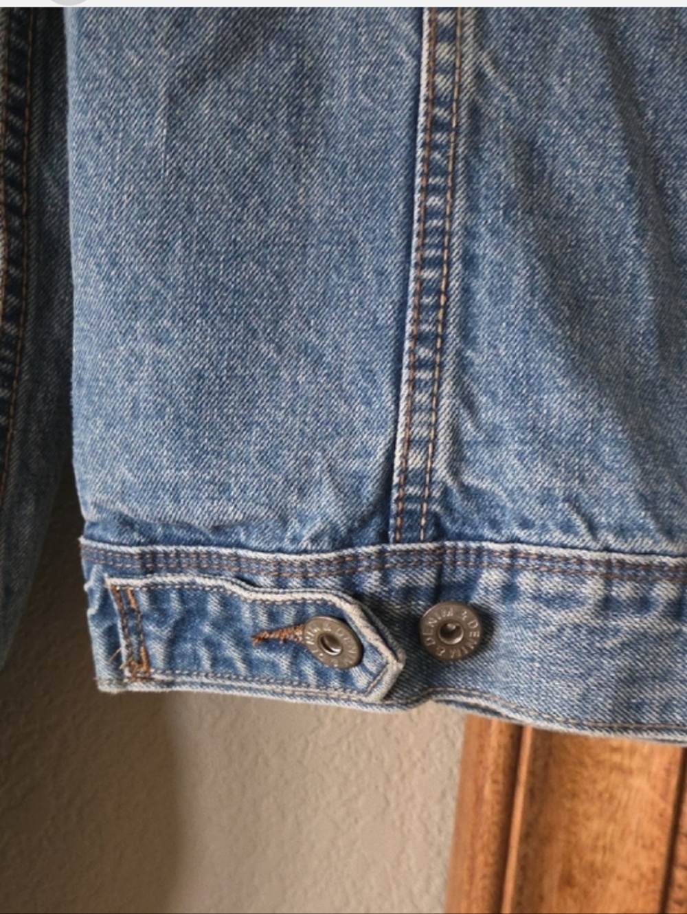 H&M Classic Blue Denim Jacket - Picture 6 of 9